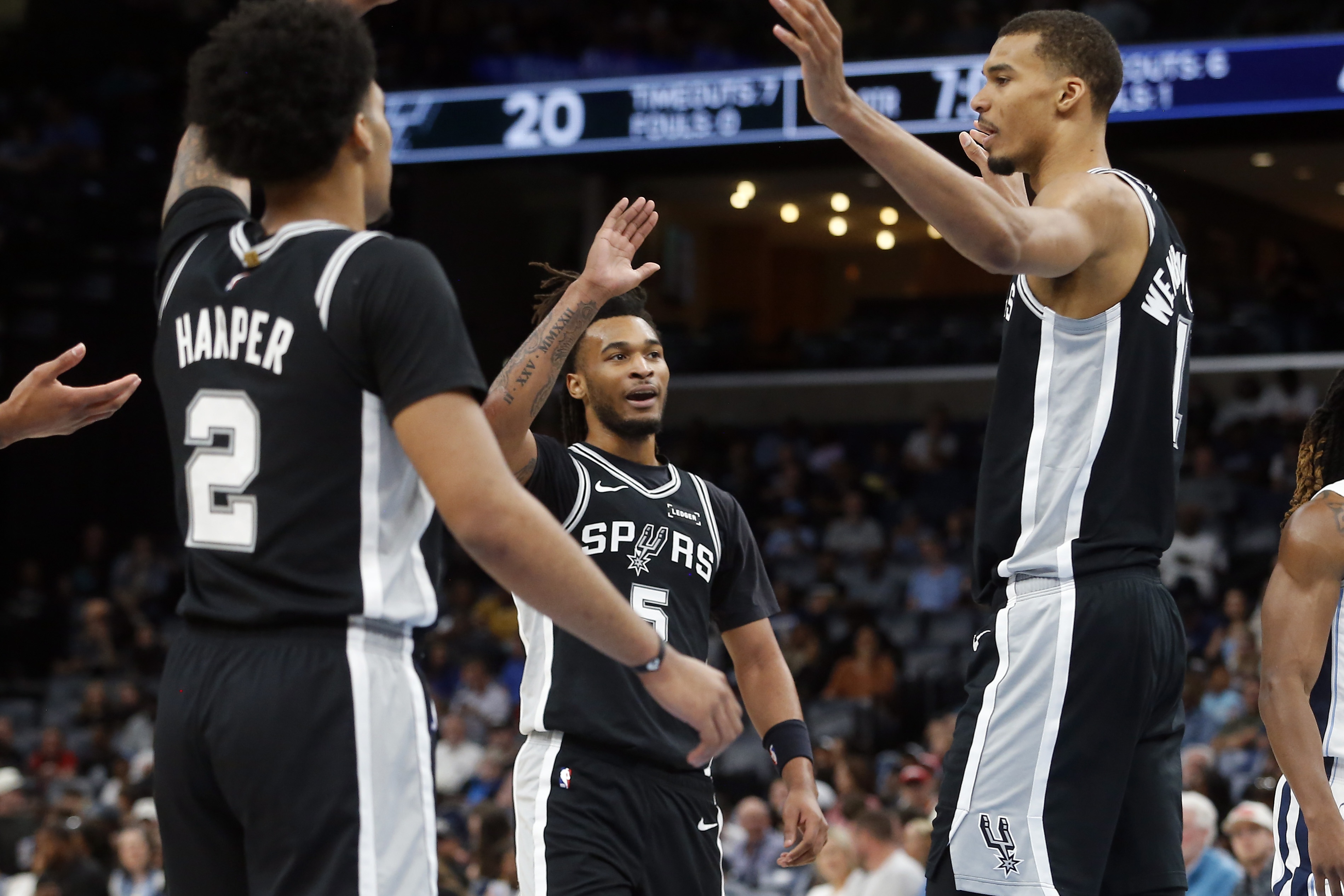 皇冠体育官网-NBA彩经：开拓者再负马刺 火箭强势反弹拿下湖人扳平大比分